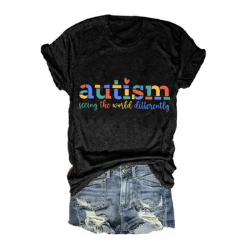 Женска тениска с кръгло деколте и къс ръкав с розови Аутизъм от Rheaclots, Видящая света По различен начин