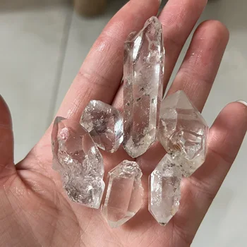Натурален хималайски кристал, проба от необработени камъни за дома